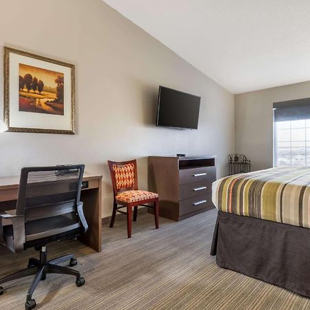 Country Inn & Suites By Radisson, Watertown, Sd Bagian luar foto