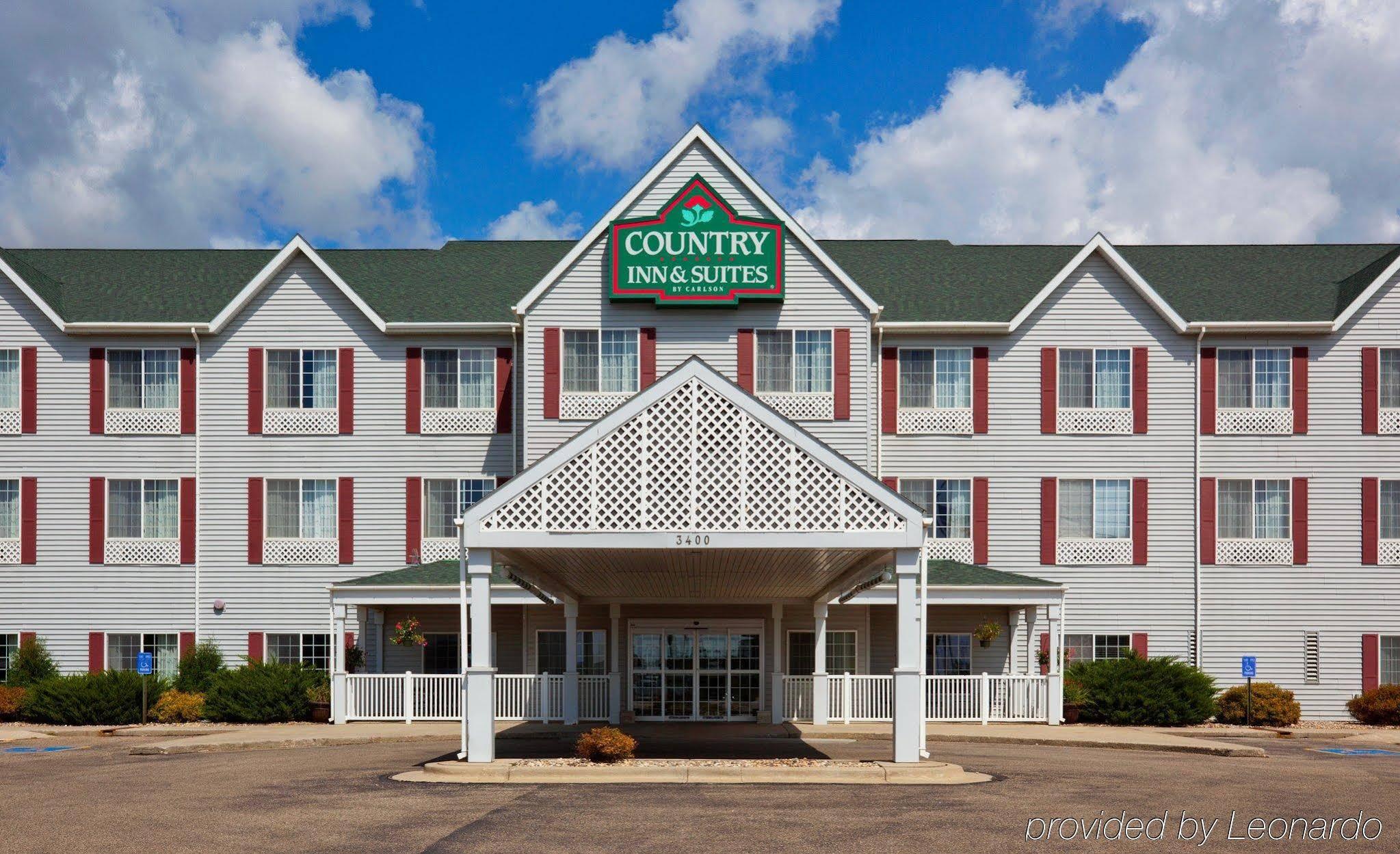 Country Inn & Suites By Radisson, Watertown, Sd Bagian luar foto