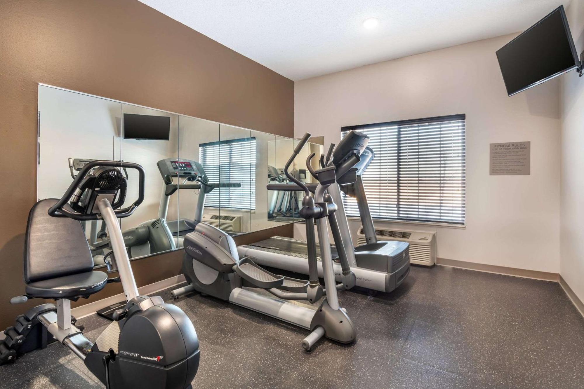 Country Inn & Suites By Radisson, Watertown, Sd Bagian luar foto