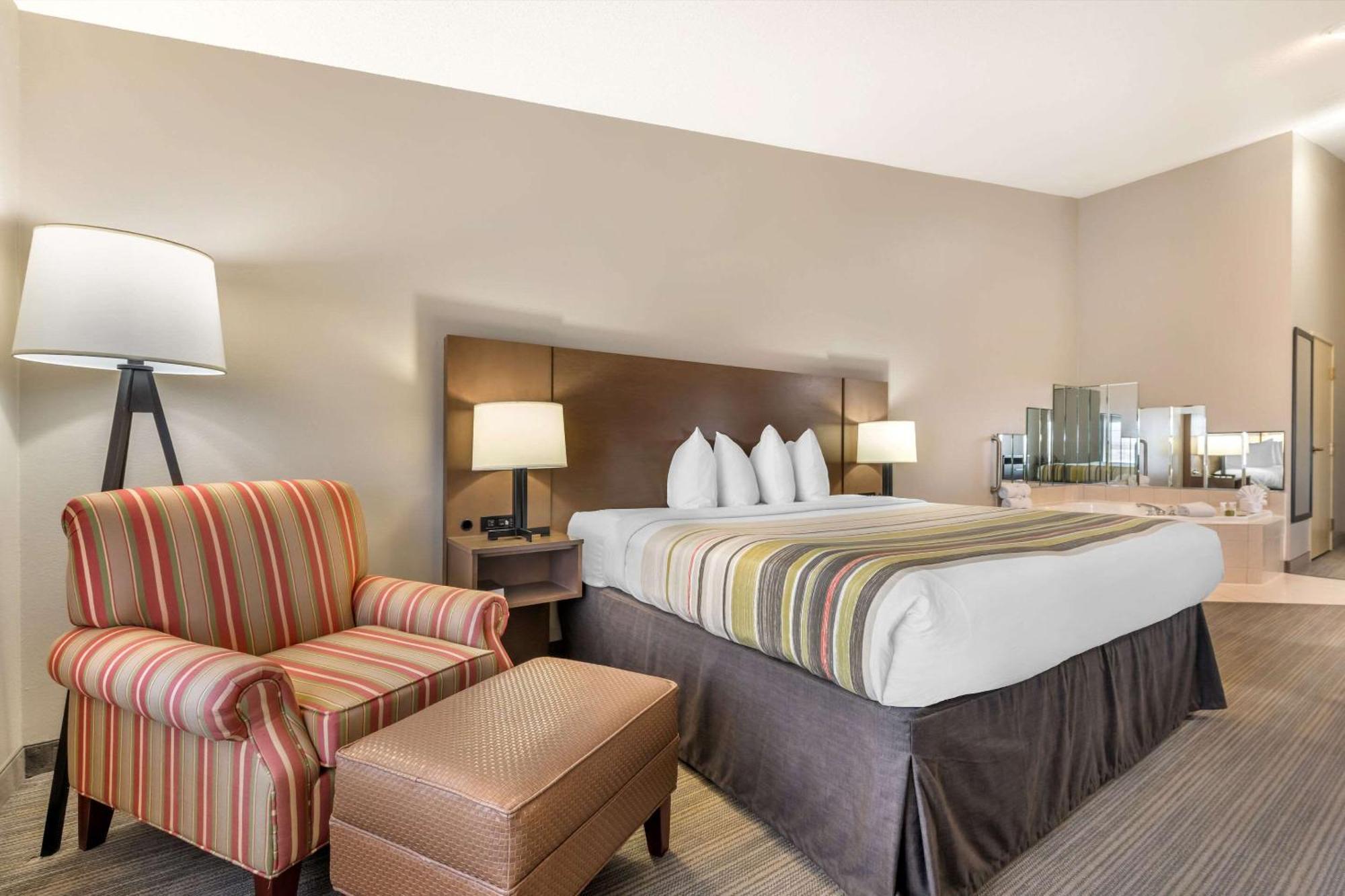 Country Inn & Suites By Radisson, Watertown, Sd Bagian luar foto