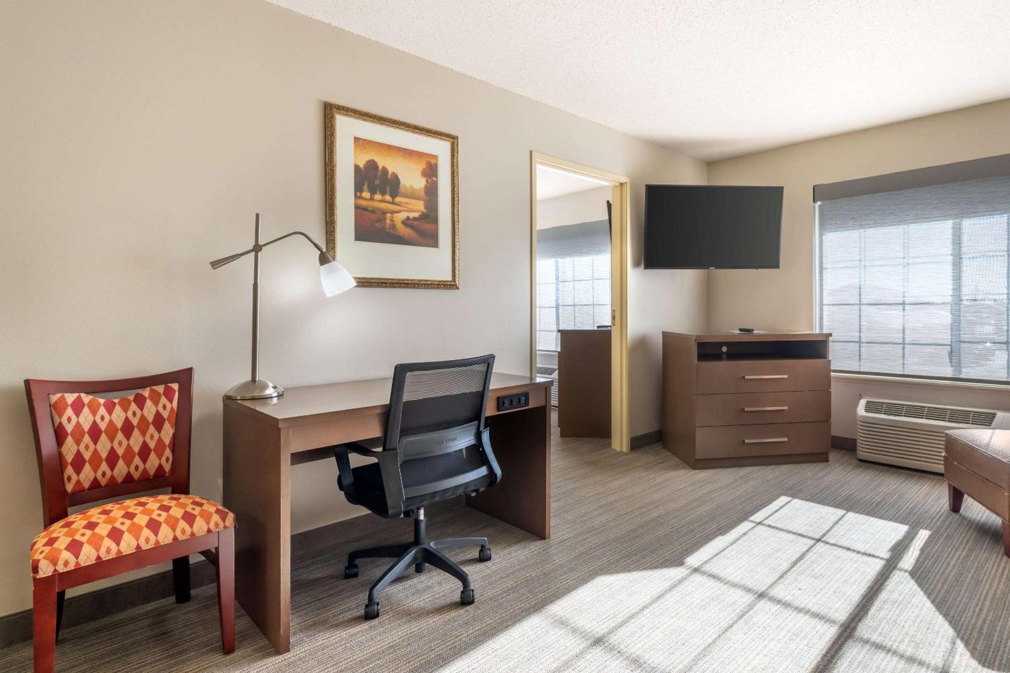 Country Inn & Suites By Radisson, Watertown, Sd Bagian luar foto