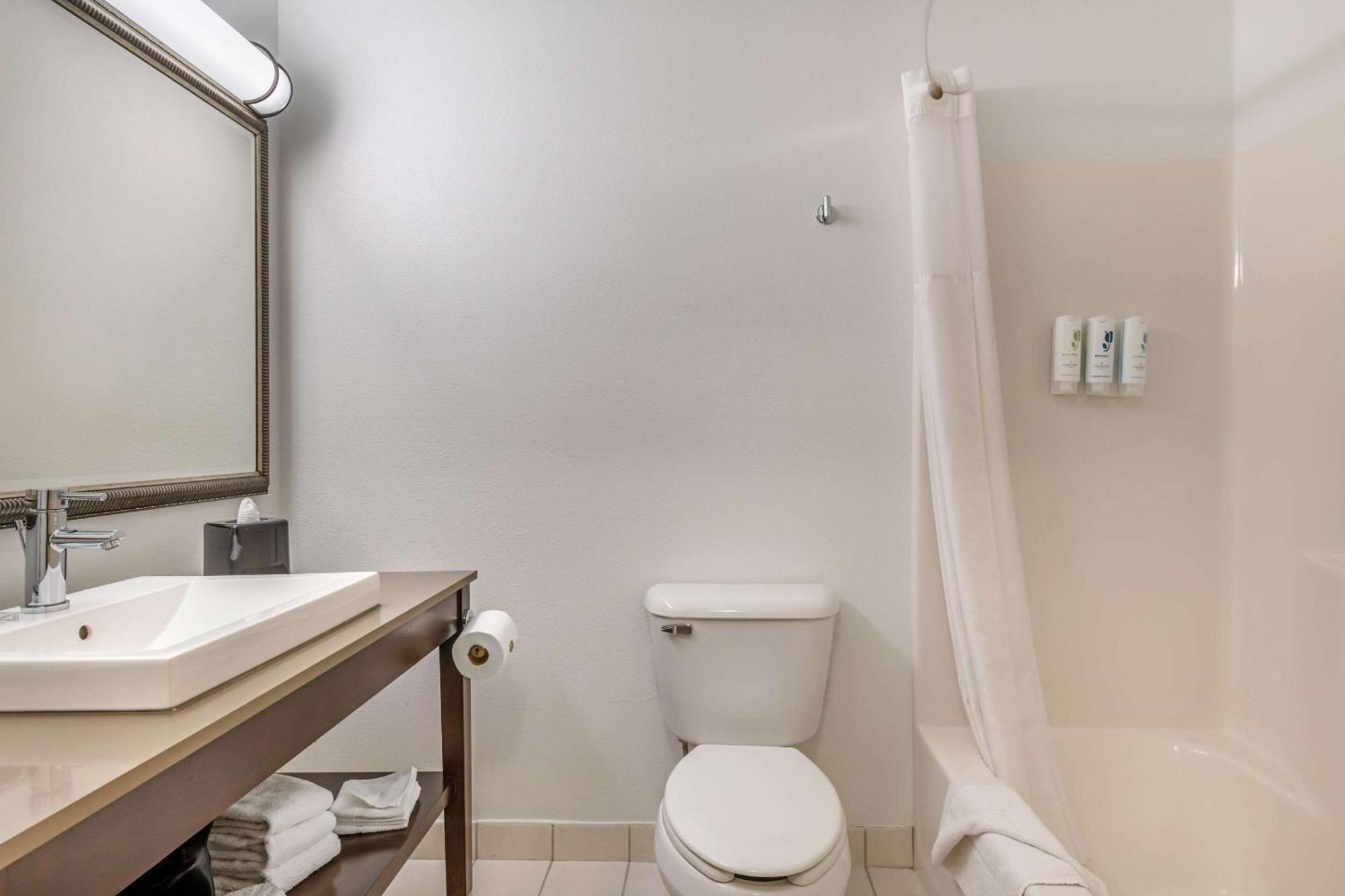 Country Inn & Suites By Radisson, Watertown, Sd Bagian luar foto