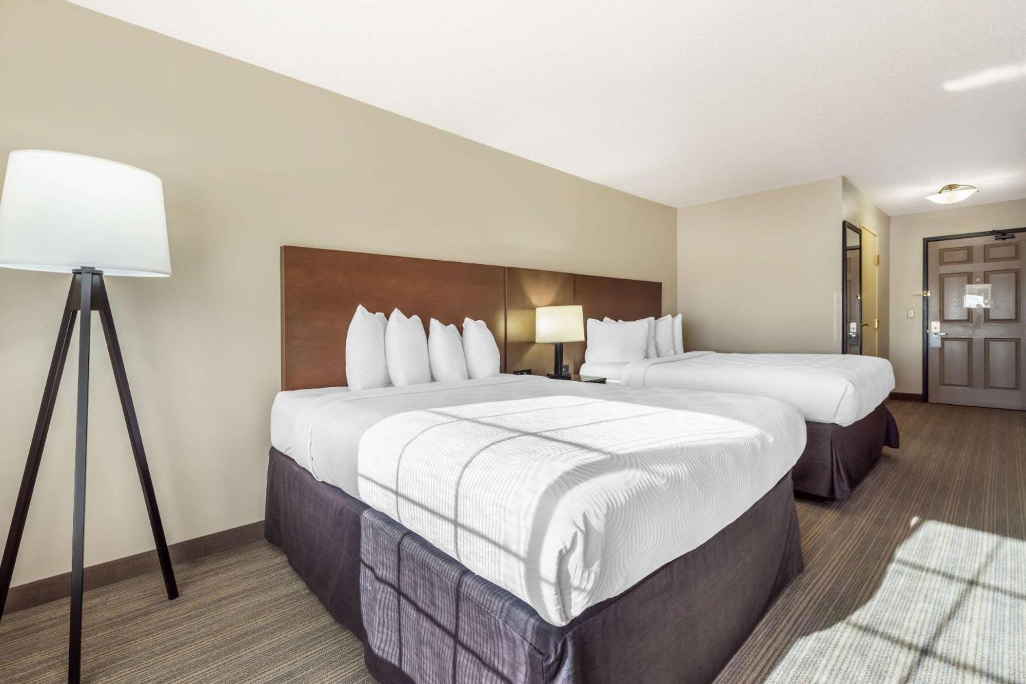 Country Inn & Suites By Radisson, Watertown, Sd Bagian luar foto