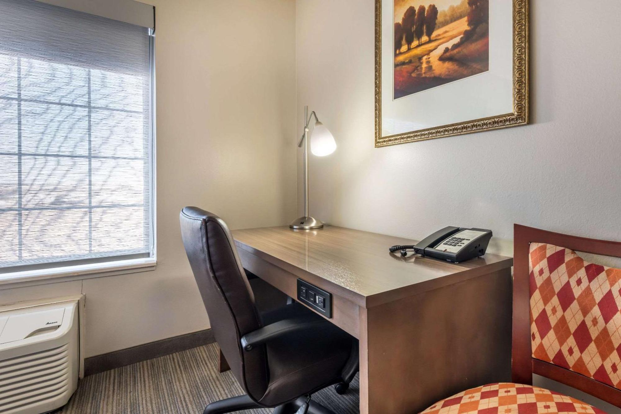 Country Inn & Suites By Radisson, Watertown, Sd Bagian luar foto
