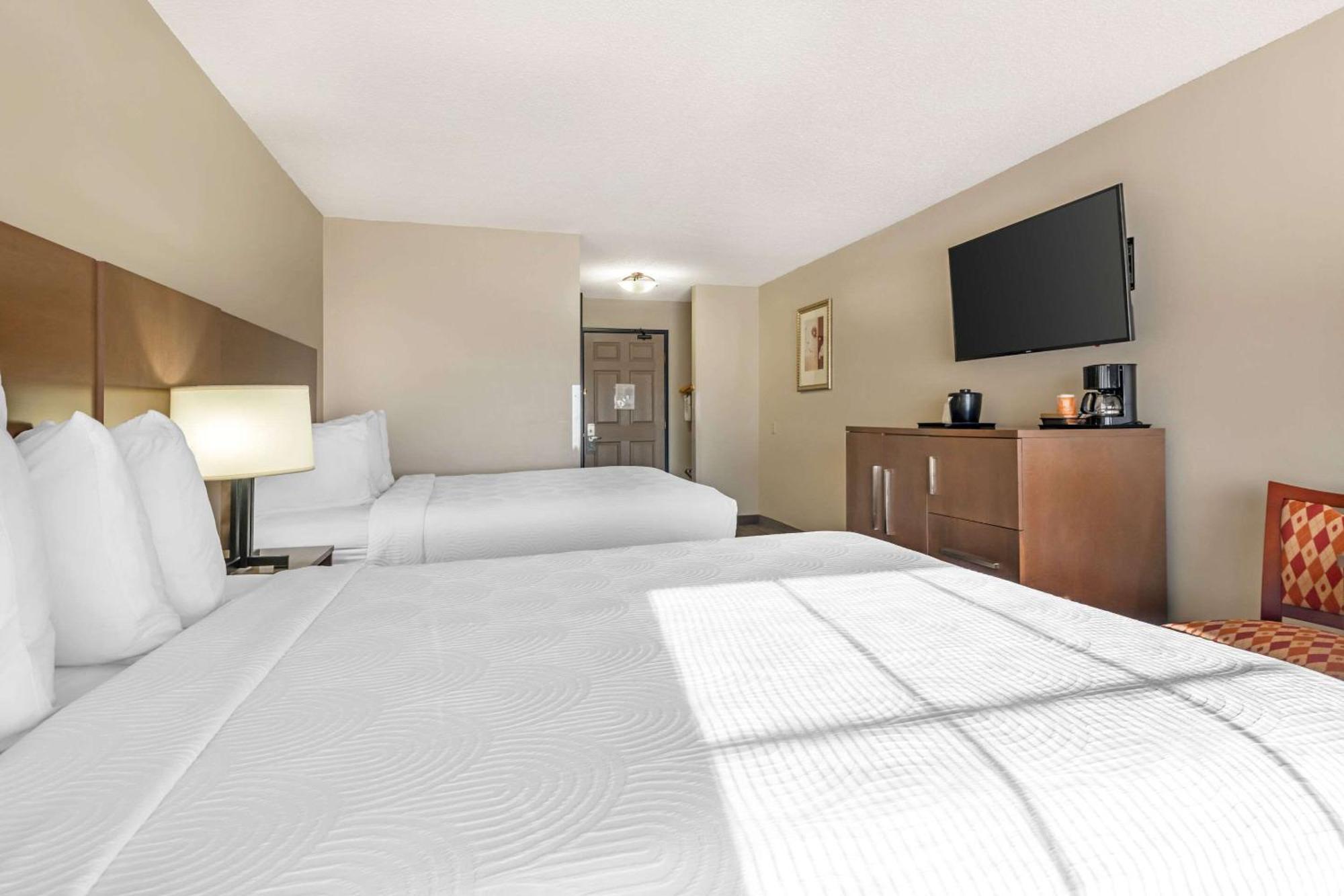 Country Inn & Suites By Radisson, Watertown, Sd Bagian luar foto